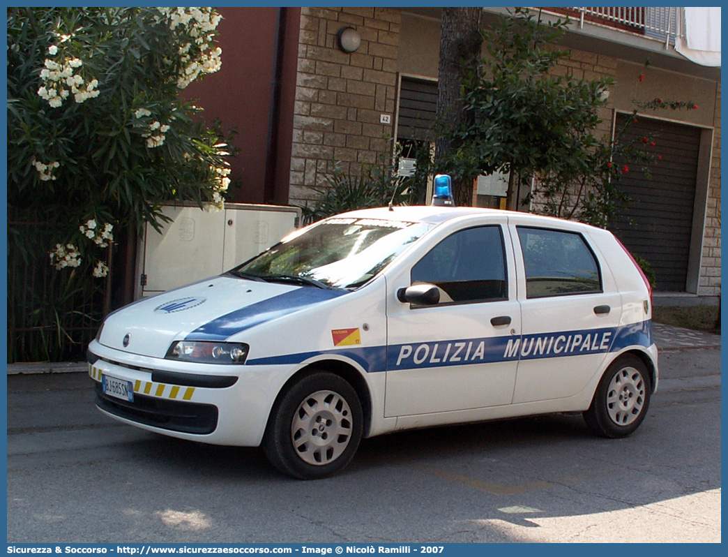 -
Polizia Municipale
Comune di Ravenna
Fiat Punto II serie
Parole chiave: Polizia;Locale;Municipale;Ravenna;Fiat;Punto