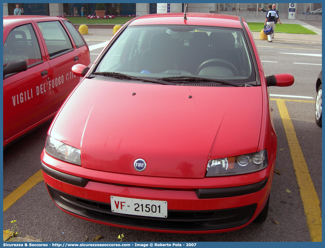 VF 21501
Vigili del Fuoco
Regione Autonoma Valle d'Aosta
Fiat Punto II serie
Parole chiave: VF;V.F.;Vigili;Fuoco;Regione;Autonoma;Valle;Aosta;Fiat;Punto;21501