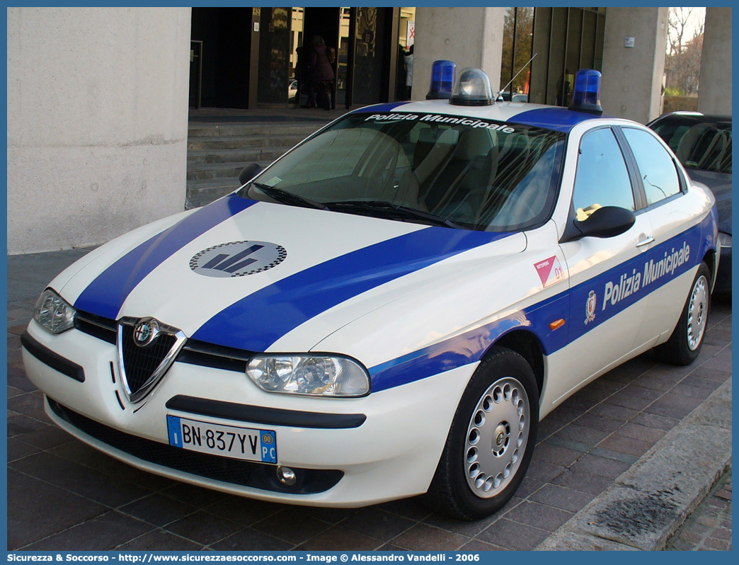 -
Polizia Municipale
Comune di Rottofreno
Alfa Romeo 156 I serie
Parole chiave: Polizia;Locale;Municipale;Rottofreno;Alfa Romeo;156