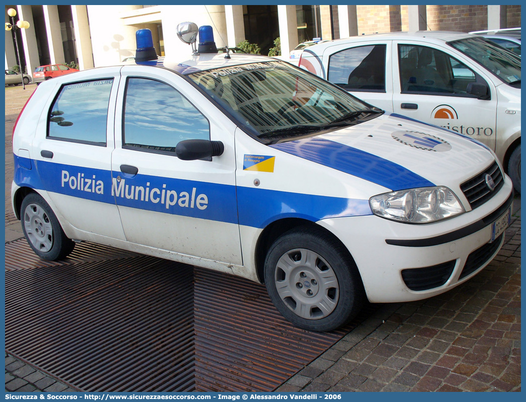 -
Polizia Municipale
Comune di
Santarcangelo di Romagna
Fiat Punto III serie
Parole chiave: Polizia;Locale;Municipale;Santarcangelo di Romagna;Fiat;Punto