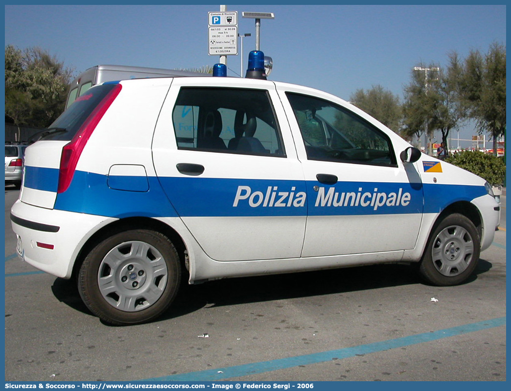 -
Polizia Municipale
Comune di
Santarcangelo di Romagna
Fiat Punto III serie
Parole chiave: Polizia;Locale;Municipale;Santarcangelo di Romagna;Fiat;Punto