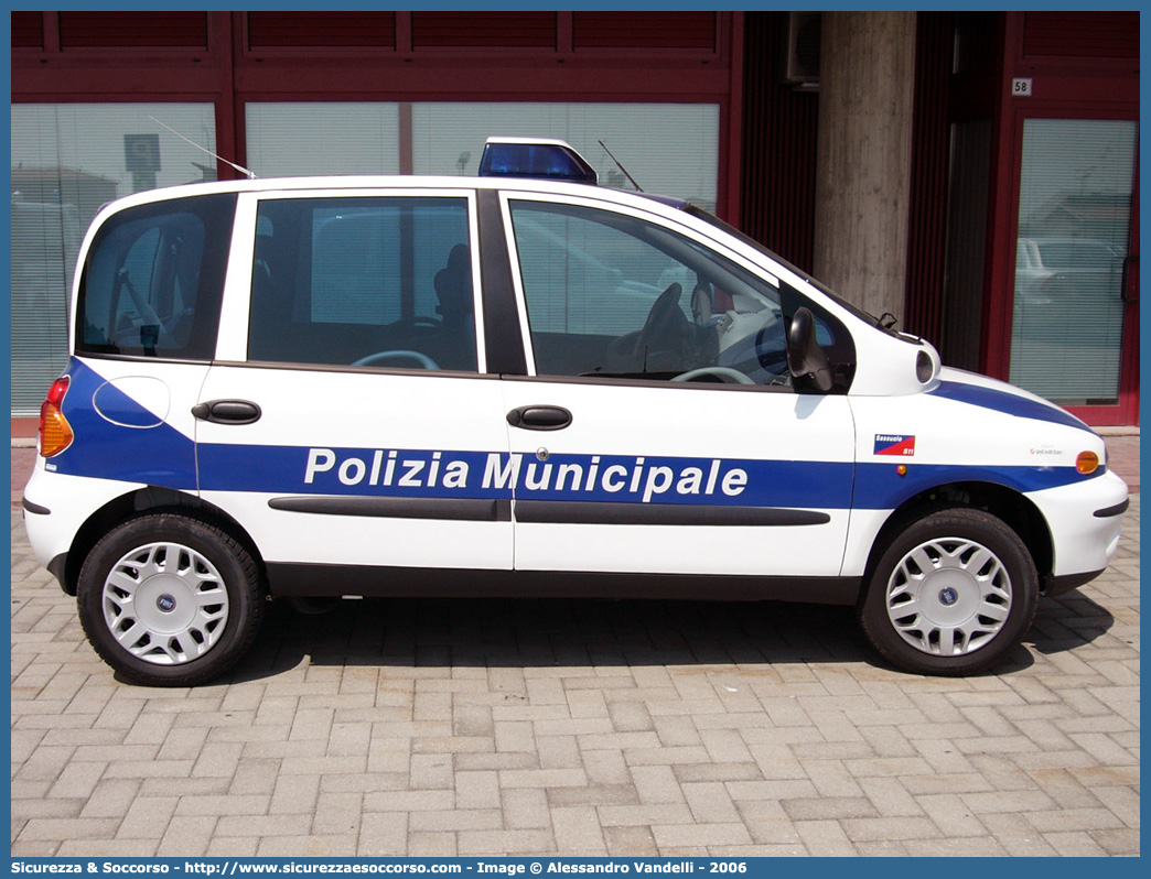 -
Polizia Municipale
Comune di Sassuolo
Fiat Multipla I serie
Parole chiave: Polizia;Locale;Municipale;Sassuolo;Fiat;Multipla