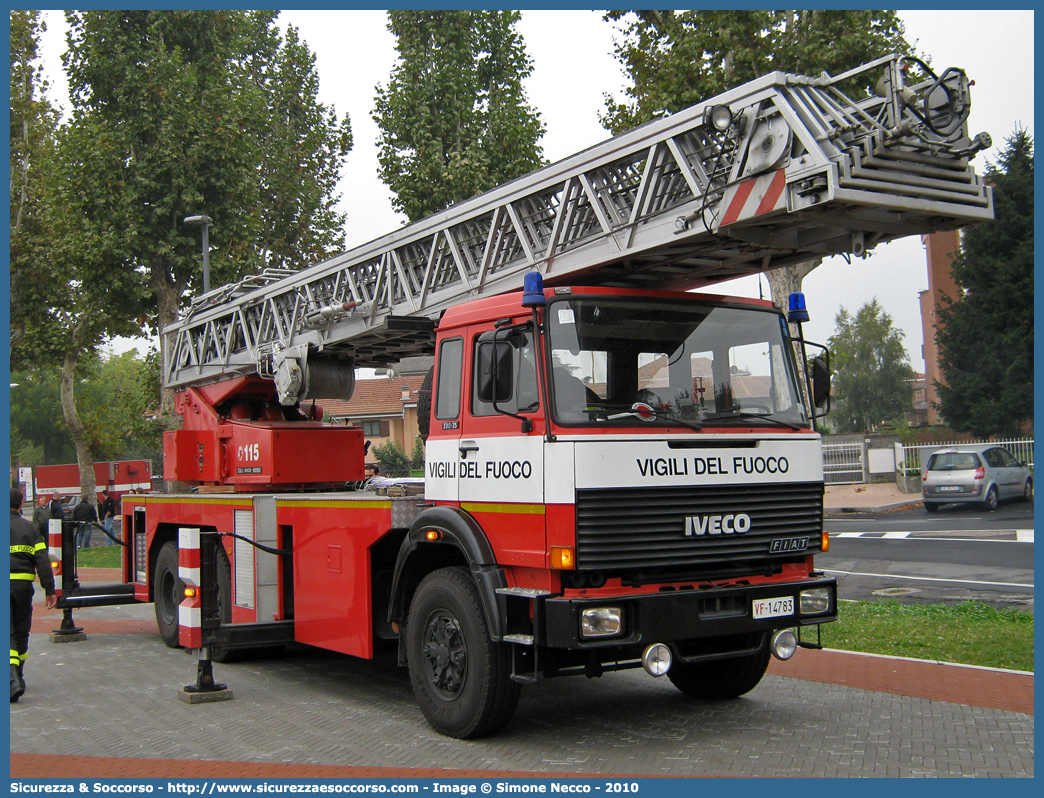 VF 14783
Corpo Nazionale Vigili del Fuoco
Iveco 330-35
Allestitore Magirus
Allestitore Fortini S.r.l.
Parole chiave: VVF;V.V.F.;Corpo;Nazionale;Vigili;del;Fuoco;AutoScala;AS;Iveco;330-35;330;330 - 35;Magirus;Fortini