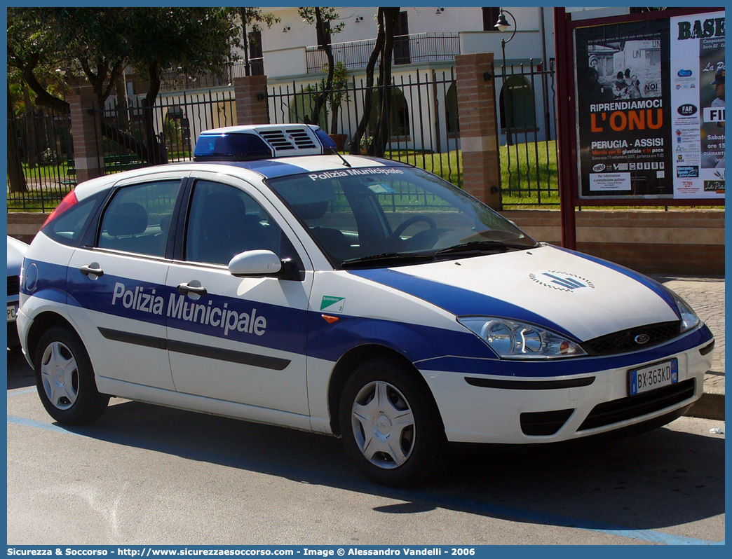 -
Polizia Municipale
Comune di Spilamberto
Ford Focus I serie
Parole chiave: Polizia;Locale;Municipale;Spilamberto;Ford;Focus