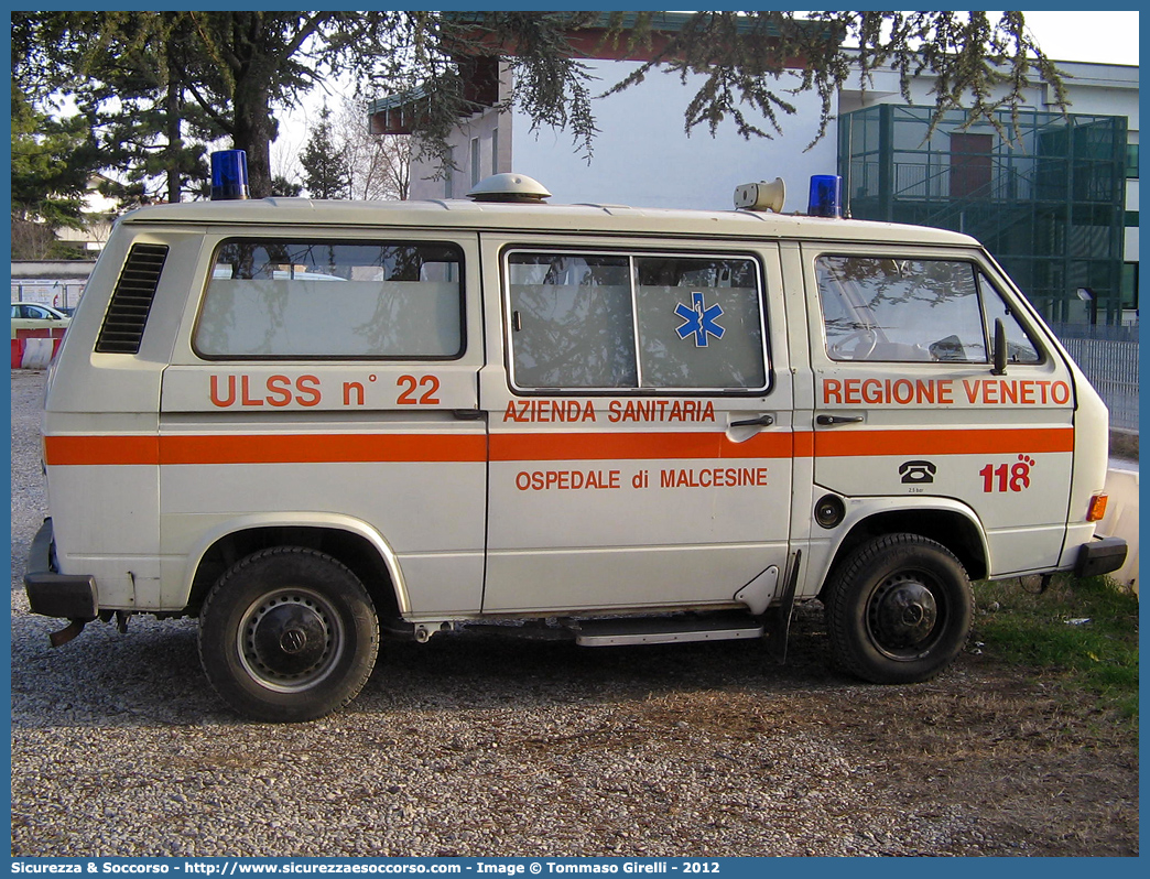 -
SUEM 118 Verona Emergenza
Azienda ULSS 9 - Scaligera
Volkswagen Transporter T3
Parole chiave: 118;Verona;Emergenza;Bussolengo;Malcesine;SUEM;S.U.E.M.;Ambulanza;Volkswagen;Transpoter;T3;T 3