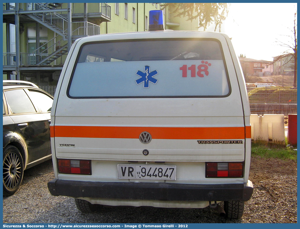 -
SUEM 118 Verona Emergenza
Azienda ULSS 9 - Scaligera
Volkswagen Transporter T3
Parole chiave: 118;Verona;Emergenza;Bussolengo;Malcesine;SUEM;S.U.E.M.;Ambulanza;Volkswagen;Transpoter;T3;T 3