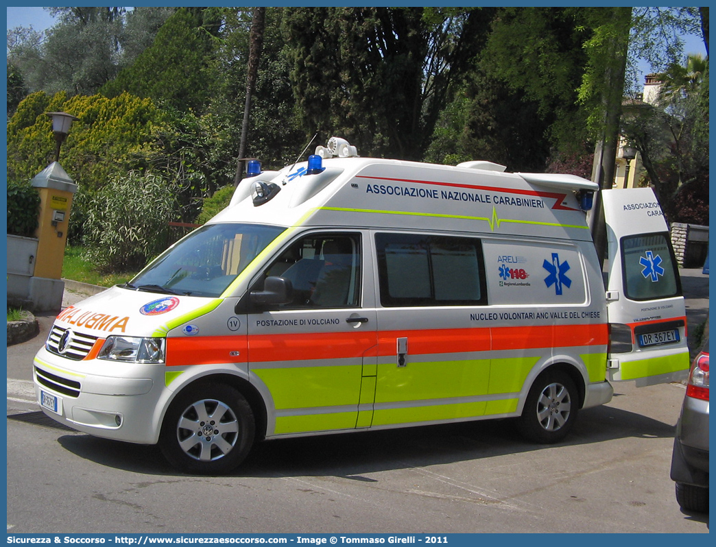 1V
Associazione Nazionale Carabinieri
Valle del Chiese (iPn 1)
Volkswagen Transporter T5
Allestitore Orion S.r.l.
Parole chiave: Associazione;Nazionale;Carabinieri;ANC;A.N.C.;Valle del Chiese;Ambulanza;Volkswagen;Transporter;T5;Orion