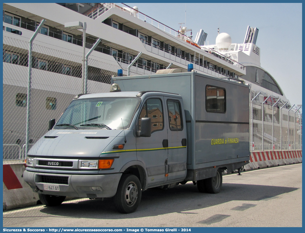 GdiF 641AY
Guardia di Finanza
Iveco Daily 50C13 III serie
Allestitore Elevox S.r.l.
Parole chiave: GdiF;G.D.F.;GDF;Guardia;di;Finanza;Iveco;Daily;50C13;Elevox