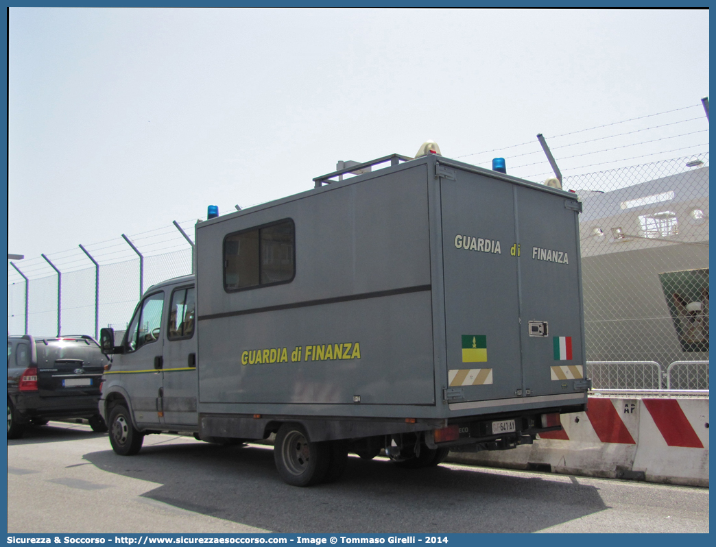 GdiF 641AY
Guardia di Finanza
Iveco Daily 50C13 III serie
Allestitore Elevox S.r.l.
Parole chiave: GdiF;G.D.F.;GDF;Guardia;di;Finanza;Iveco;Daily;50C13;Elevox