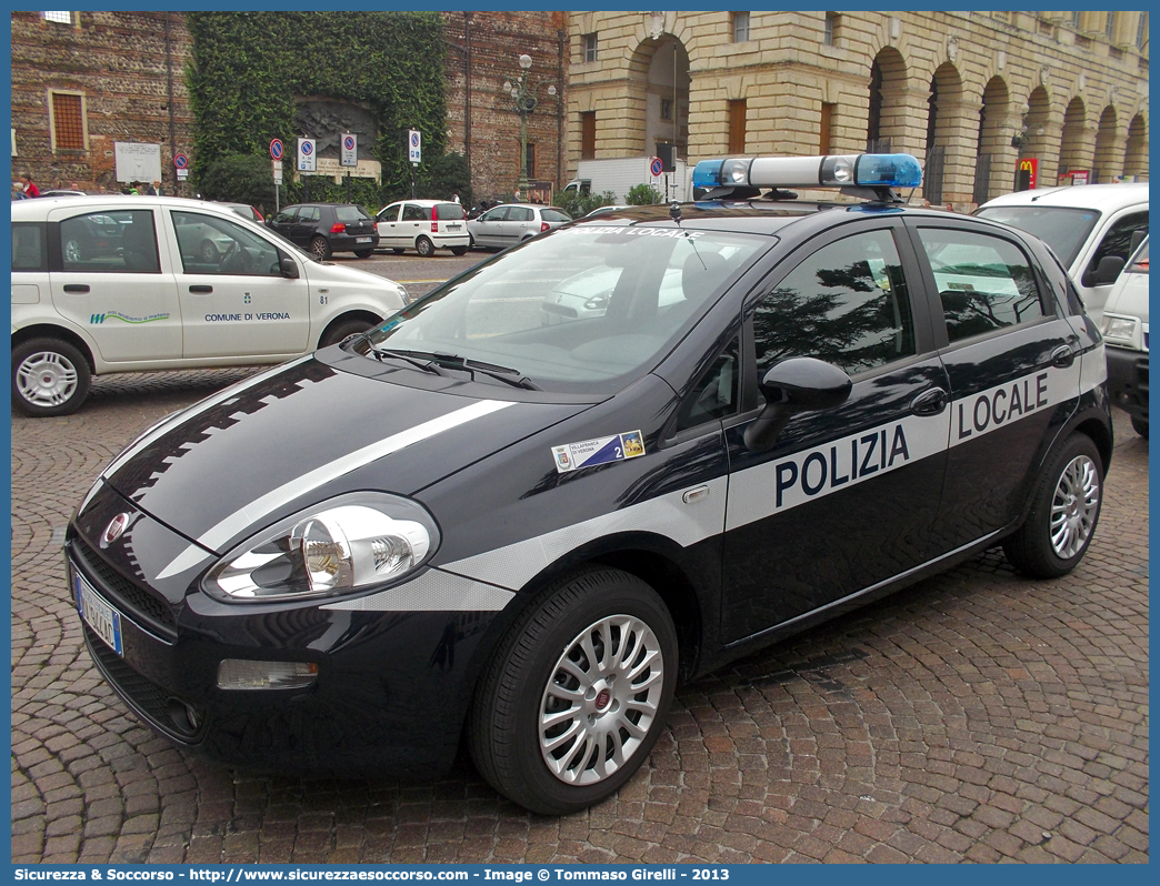 Polizia Locale YA944AC
Polizia Locale
Comune di Villafranca di Verona
Fiat Punto IV serie
Allestitore Focaccia Group S.r.l.
Parole chiave: PL;P.L.;PM;P.M.;Polizia;Municipale;Locale;Villafranca di Verona;Fiat;Punto;Focaccia