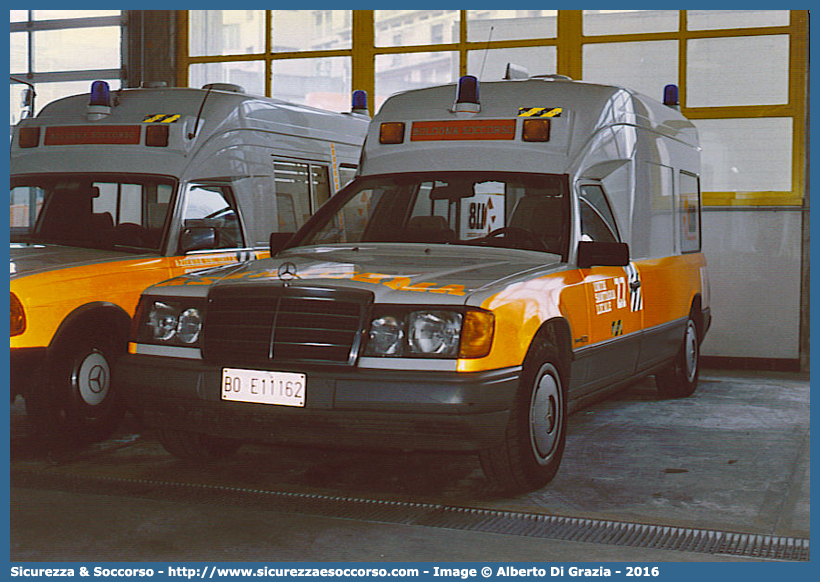 BO 2716
118 Bologna Soccorso
Mercedes Benz Classe E I serie
Allestitore Grazia
Parole chiave: 118;Bologna;Soccorso;Ambulanza;Autoambulanza;Mercedes Benz;Classe;E;Grazia