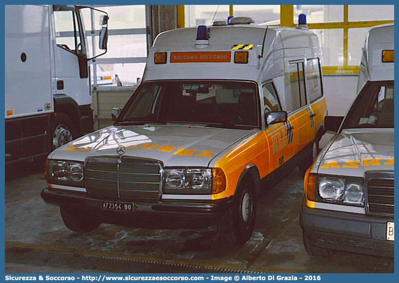 BO 2771
118 Bologna Soccorso
Mercedes Benz W123
Allestitore Grazia/Miesen
Parole chiave: 118;Bologna;Soccorso;Ambulanza;Autoambulanza;Mercedes Benz;W123;W 123;Grazia;Miesen