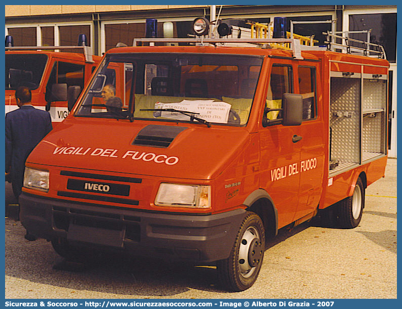 VF 20816
Corpo Nazionale Vigili del Fuoco
Iveco Daily 35-8 II serie
Allestitore Iveco Magirus
Parole chiave: Corpo;Nazionale;Vigili del Fuoco;Vigili;Fuoco;Polisoccorso;Iveco;Daily;35-8;35 - 8;Magirus