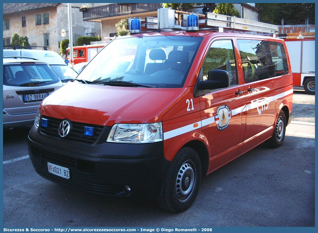 VF 021 BZ
Corpo Permanente dei Vigili del Fuoco Bolzano
Berufsfeuerwehr Bozen
Volkswagen Transporter T5
Parole chiave: VF;VFV;V.F.;V.F.V.;Vigili;Fuoco;Corpo;Permanente;Berufsfeuerwehr;Bolzano;Bozen;Polisoccorso;Volkswagen;Transporter;T5