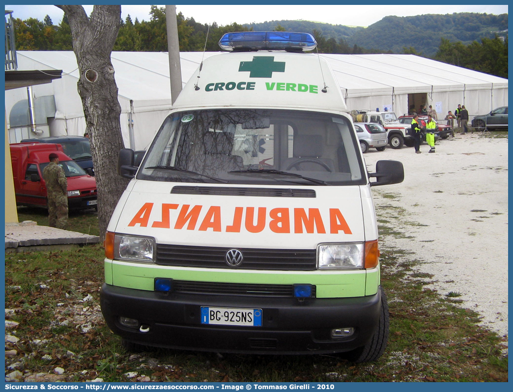 03
Croce Verde Verona
Volkswagen Transporter T4
Sezione Lessinia
Parole chiave: Croce Verde;CV;C.V.;Verona;Pubblica;Assistenza;Ambulanza;Volkswagen;Transporter T4;03;lessinia