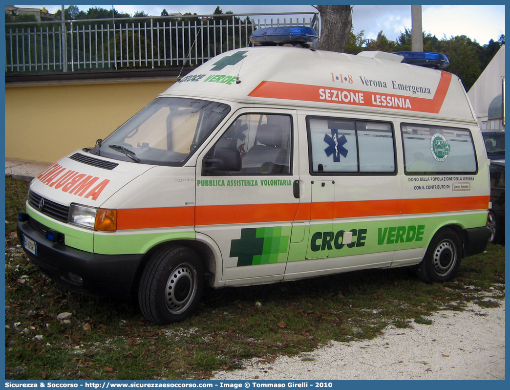 03
Croce Verde Verona
Volkswagen Transporter T4
Sezione Lessinia
Parole chiave: Croce Verde;CV;C.V.;Verona;Pubblica;Assistenza;Ambulanza;Volkswagen;Transporter T4;03;lessinia