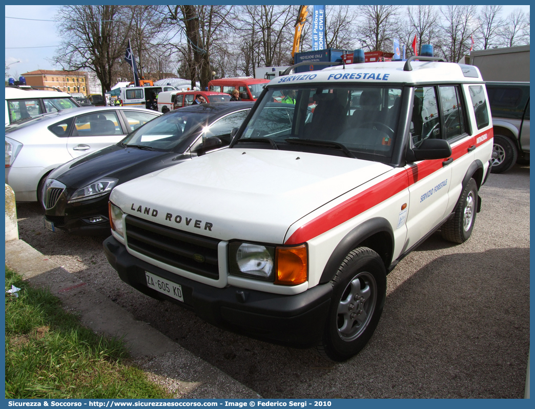 101
Regione Veneto
Servizio Forestale Regionale
Land Rover Discovery II serie
Anticendio
Parole chiave: Regione;Veneto;Servizio;Forestale;Regionale;Land;Rover;Discovery