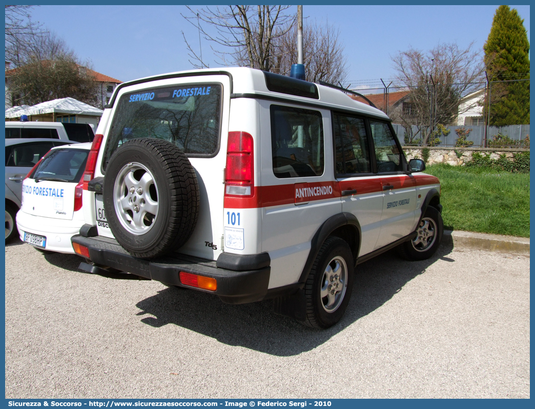 101
Regione Veneto
Servizio Forestale Regionale
Land Rover Discovery II serie
Anticendio
Parole chiave: Regione;Veneto;Servizio;Forestale;Regionale;Land;Rover;Discovery