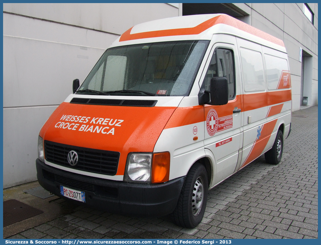 1428
Croce Bianca - Weisses Kreuz
Sezione Bolzano - Sektion Bozen
Volkswagen LT 35
Parole chiave: Croce Bianca;Weisses Kreuz;WK;Sezione;Bolzano;Sektion;Bozen;Volkswagen;LT;35