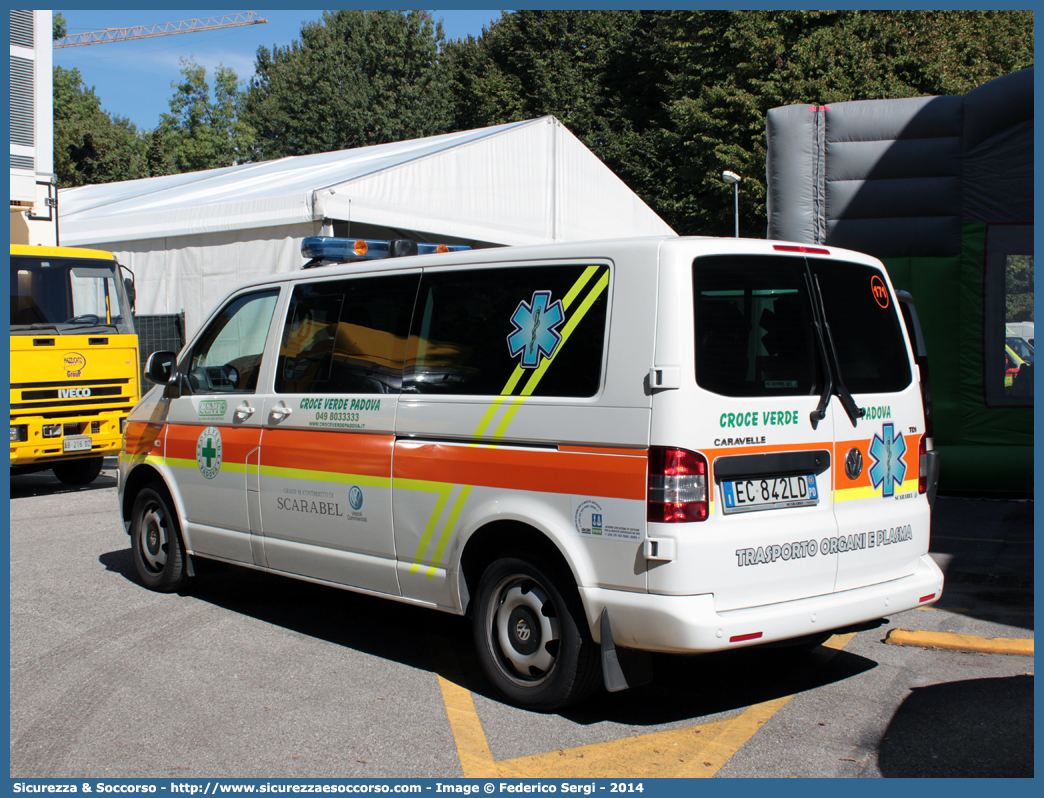 171
Pia Opera Croce Verde Padova
Volkswagen Transporter T5 Caravelle restyling
Allestitore Carrozzeria Battiston
Parole chiave: Pia;Opera;Croce;Verde;Padova;Ambulanza;Volkswagen;Transporter;T5;Trasporto;Organi;Equipe;Espianti;Battiston