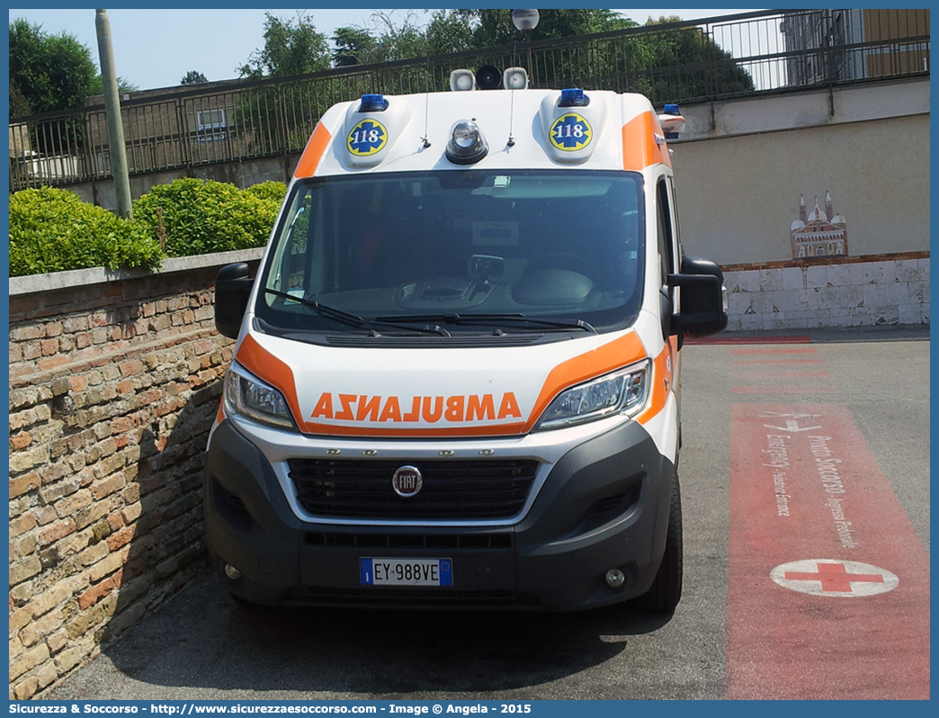 18807
SUEM 118 Treviso Emergenza
Azienda ULSS 2 - Marca Trevigiana
Fiat Ducato III serie restyling
Allestitore Orion S.r.l.
Parole chiave: 118;Treviso;Asolo;Emergenza;SUEM;S.U.E.M.;Ambulanza;Fiat;Ducato;X290;Orion