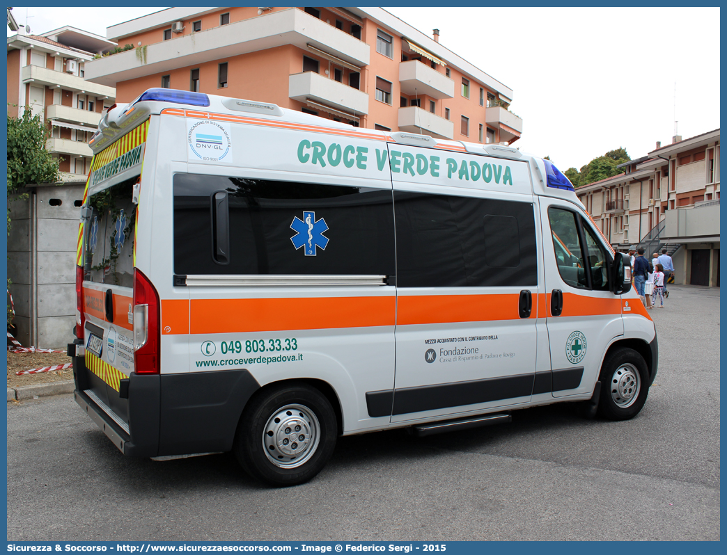 190
Pia Opera Croce Verde Padova
Fiat Ducato III serie restyling
Allestitore Ambitalia S.p.A.
Parole chiave: Pia;Opera;Croce;Verde;Padova;Ambulanza;Fiat;Ducato;X290;Ambitalia