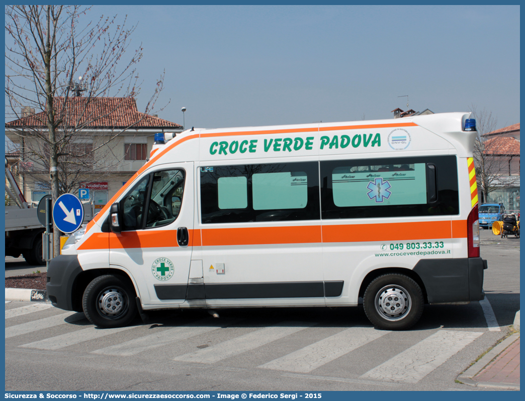 193
P.O. Croce Verde Padova
Peugeot Boxer III serie
Allestitore Aricar S.p.A.
Parole chiave: CV;C.V.;Croce;Verde;Padova;Peugeot;Boxer;Aricar;Ambulanza