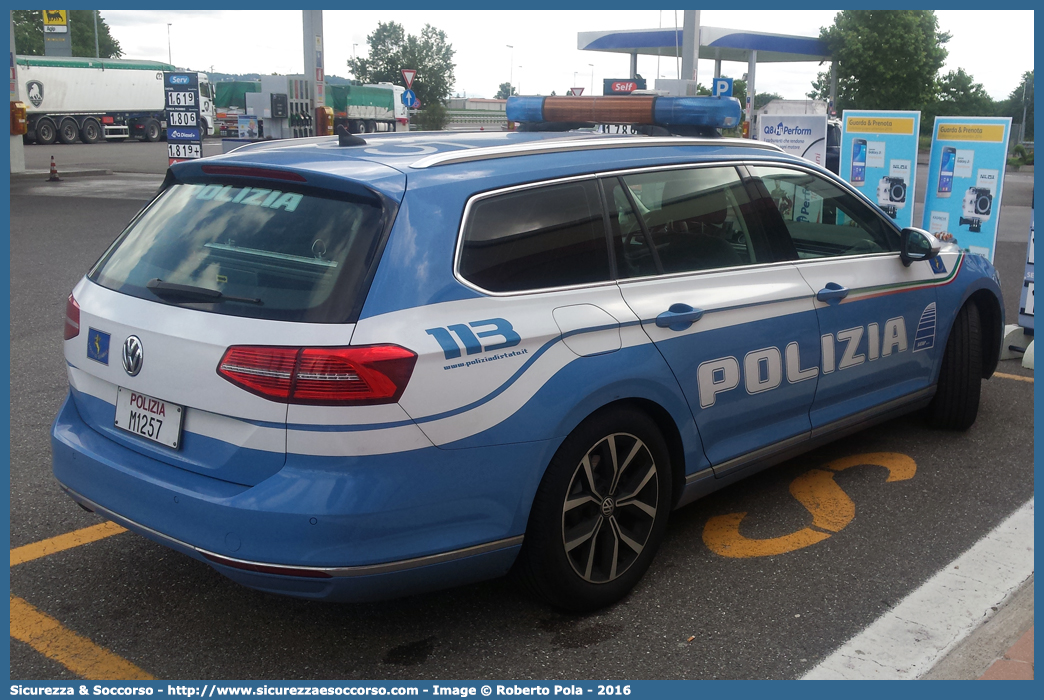 Polizia M1257
Polizia di Stato
Polizia Stradale
Società Autostrade
Torino Milano e Torino Piacenza S.p.A.
Volkswagen Passat Variant VI serie
Parole chiave: PS;P.S.;Polizia;di;Stato;Stradale;Autostradale;Società;Autostrade;Torino;Milano;Piacenza;SATAP;S.A.T.A.P.;Volkswagen;Passat