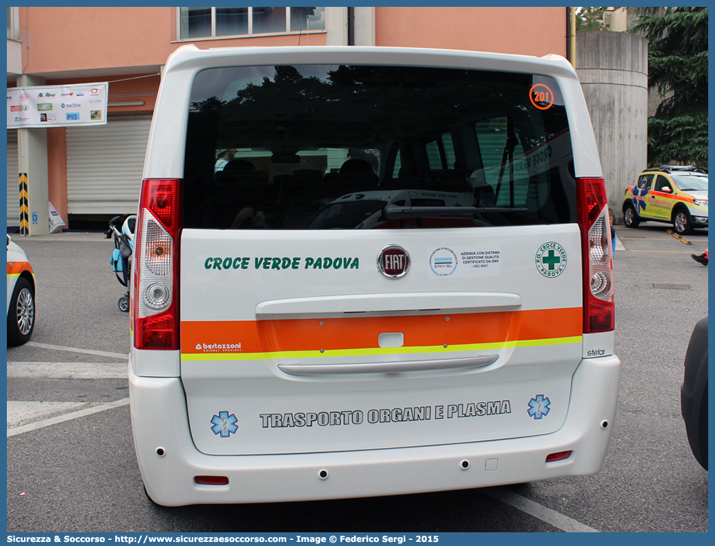 201
Pia Opera Croce Verde Padova
Fiat Scudo IV serie
Allestitore Bertazzoni S.r.l.
Parole chiave: Pia Opera;Croce Verde;Padova;Fiat;Scudo;Bertazzoni;Trasporto;Organi;Equipe;Espianti