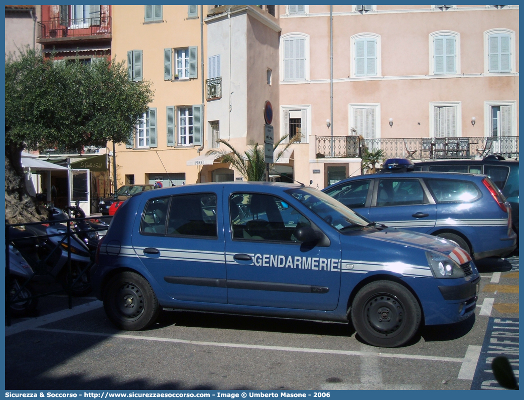 -
République Française
Gendarmerie
Renault Clio II generation
Parole chiave: Repubblica;Francese;République;Française;Gendarmerie;Renault;Clio