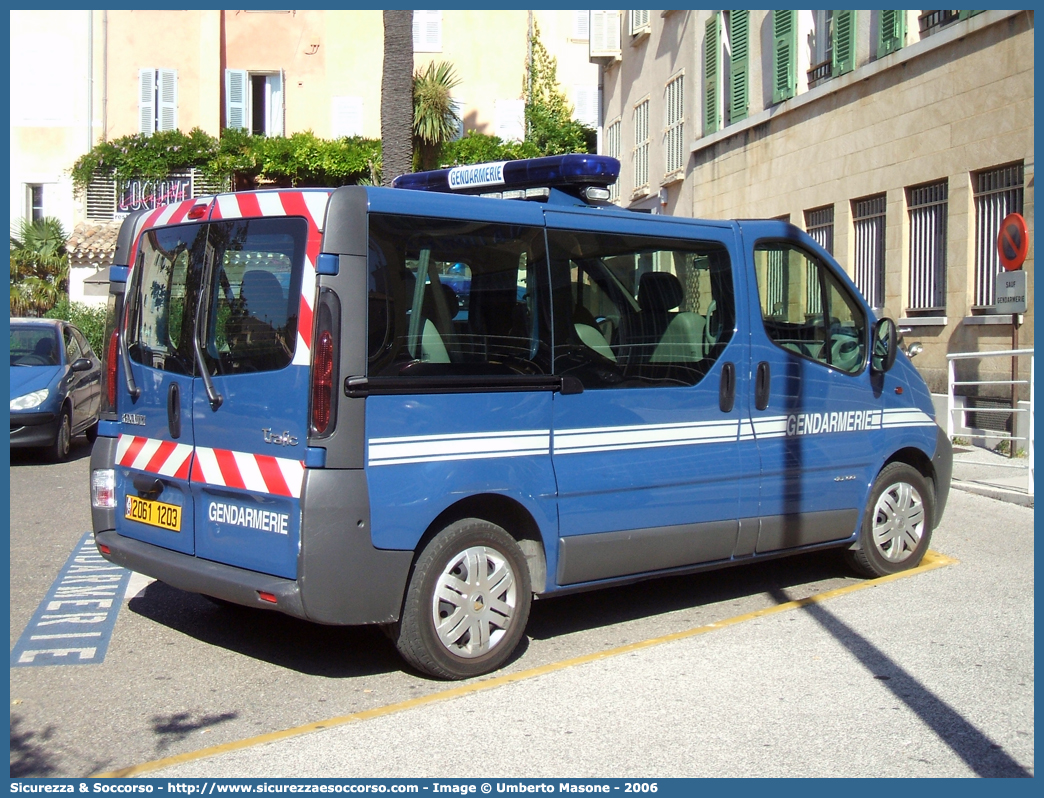 -
République Française
Gendarmerie
Renault Trafic III generation
Parole chiave: Repubblica;Francese;République;Française;Gendarmerie;Renault;Trafic