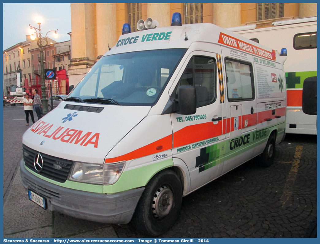 25
Croce Verde Verona
Mercedes Benz Sprinter I serie
Sezione di Villafranca 
Parole chiave: Croce Verde;CV;C.V.;Verona;Pubblica;Assistenza;Ambulanza;Mercedes Benz;Sprinter;25;villafranca