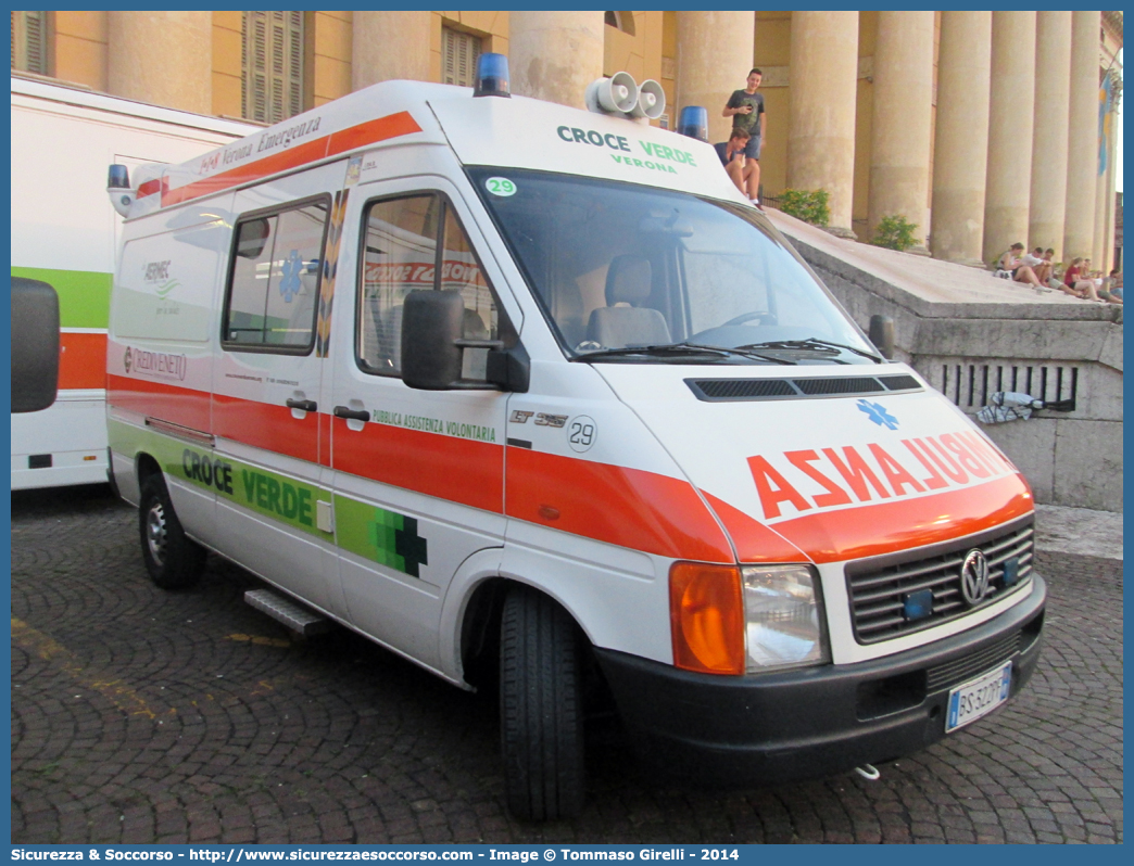 29
Croce Verde Verona
Volkswagen LT35
Parole chiave: Croce Verde;CV;C.V.;Verona;Pubblica;Assistenza;Ambulanza;Volkswagen;LT;35;29