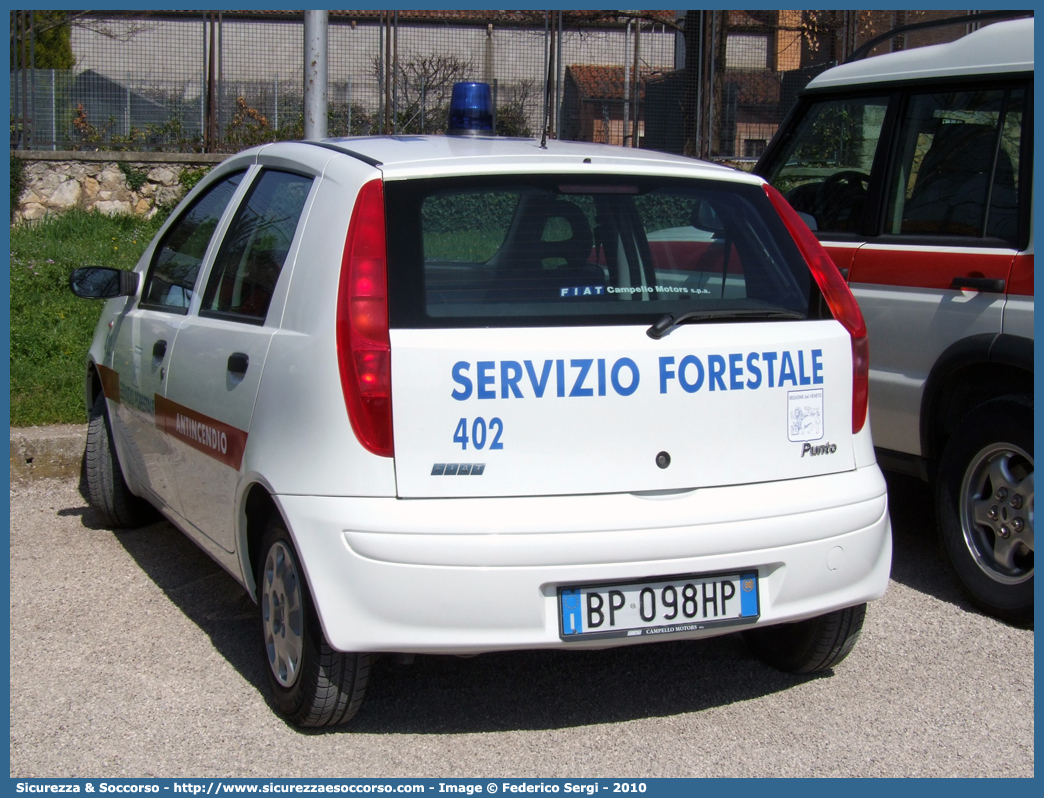 402
Regione Veneto
Servizio Forestale Regionale
Fiat Punto II serie
Antincendio
Parole chiave: Regione;Veneto;Servizio;Forestale;Regionale;Fiat;Punto