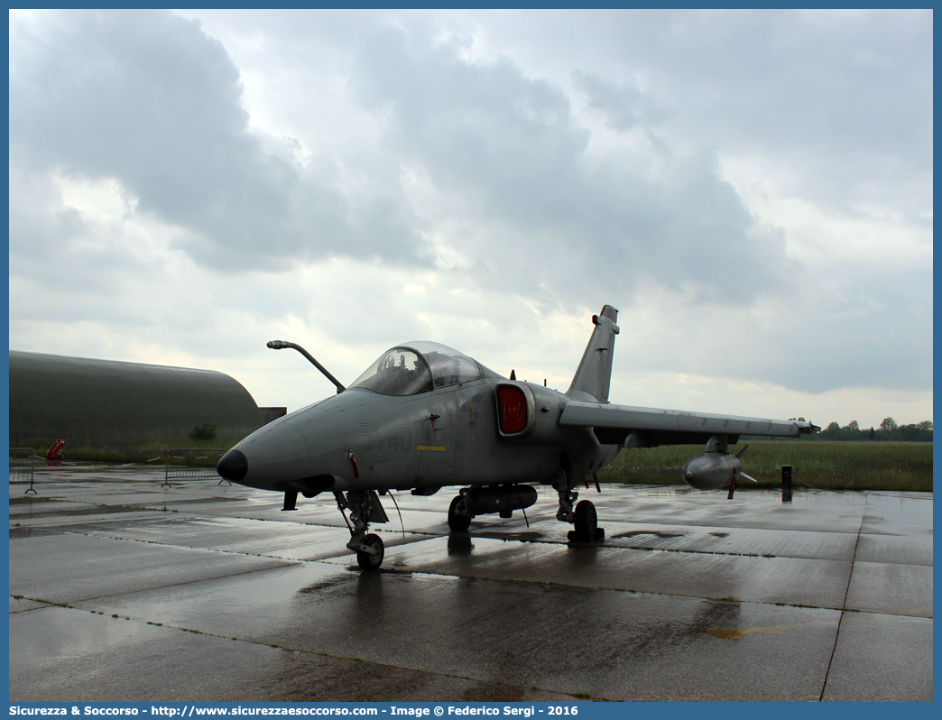 MM7164 / 51-40
Aeronautica Militare Italiana
Aeritalia Macchi Experimental AMX "Ghibli"
Parole chiave: A.M.I.;AMI;Aeronautica;Militare;Italiana;Aeritalia;Macchi;Experimental;AMX;Ghibli