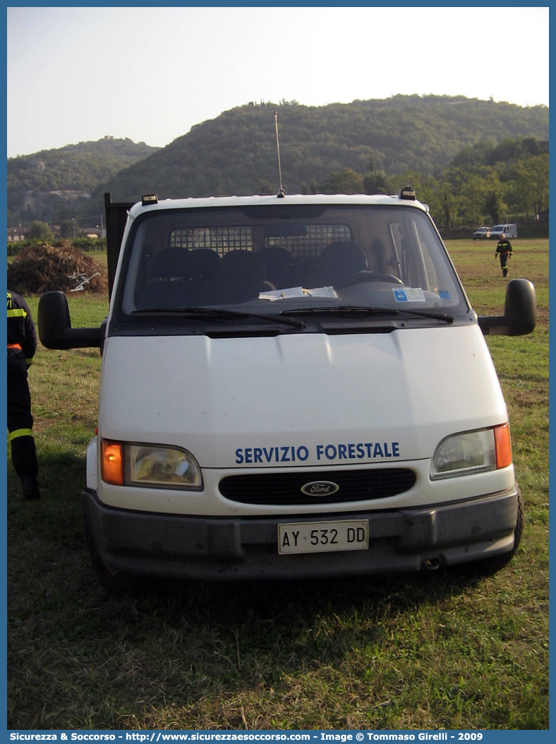 610
Regione Veneto
Servizio Forestale Regionale
Ford Transit II serie II resyling
Parole chiave: Regione;Veneto;Servizio;Forestale;Regionale;Ford;Transit