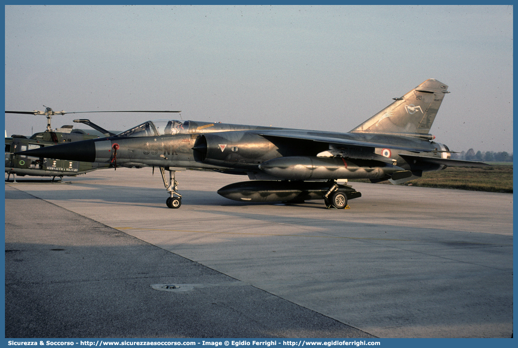 33-NK
République Française
Armée de l'air
Dassault Mirage F1 CR
Parole chiave: Repubblica;Francese;République;Française;Armée de l'air;Dassault;Mirage;F1