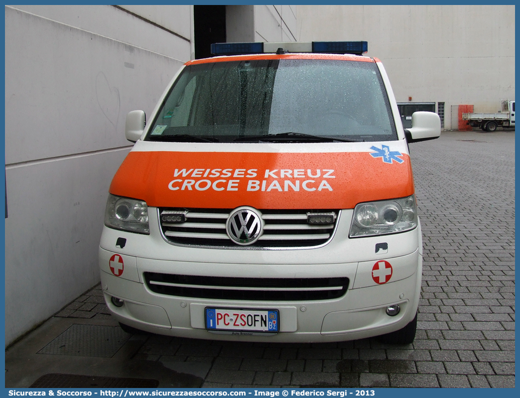 632 (WK 449)
Croce Bianca - Weisses Kreuz
Sezione Bolzano - Sektion Bozen
Volkswagen Transporter T5
Parole chiave: Croce Bianca;Weisses Kreuz;WK;Sezione;Bolzano;Sektion;Bozen;Volkswagen;Transporter;T5