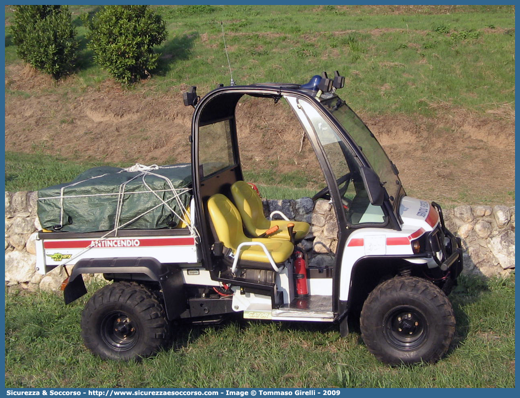 635
Regione Veneto
Servizio Forestale Regionale
John Deere Gator HPX
Allestitore Polar Special Car S.n.c.
Antincendio
Parole chiave: Regione;Veneto;Servizio;Forestale;Regionale;John;Deere;Gator;HPX