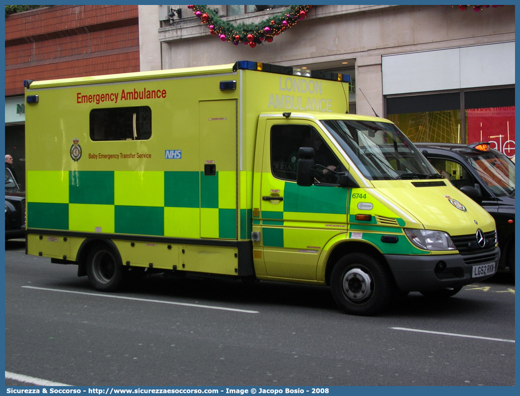 6744
United Kingdom of Great Britain and Northern Ireland
London Ambulance Service
Mercedes Benz Sprinter I generation facelift
Baby Emergency Transfer Service
Conversion by UV Modular
Parole chiave: United;Kingdom;Great;Britain;Northern;Ireland;London;Ambulance;Service;Mercedes Benz;Sprinter;UV;Modular