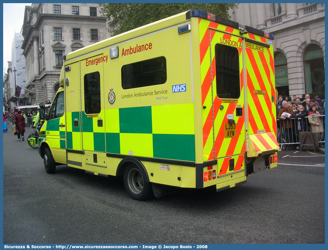 6828
United Kingdom of Great Britain and Northern Ireland
London Ambulance Service
Mercedes Benz Sprinter I generation facelift
Conversion by UV Modular
Parole chiave: United;Kingdom;Great;Britain;Northern;Ireland;London;Ambulance;Service;Mercedes Benz;Sprinter;UV;Modular