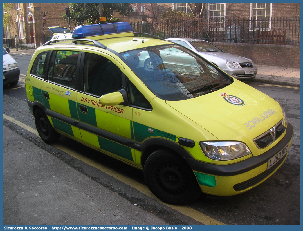 6954
United Kingdom of Great Britain and Northern Ireland
London Ambulance Service
Vauxhall Zafira I generation
Parole chiave: United;Kingdom;Great;Britain;Northern;Ireland;London;Ambulance;Service;DSO;D.S.O.;Duty;Station;Officer;Vauxhall;Zafira