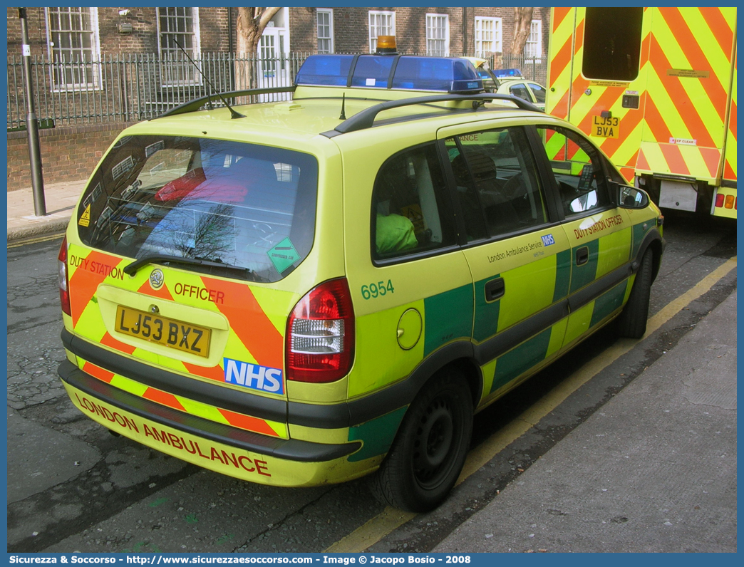 6954
United Kingdom of Great Britain and Northern Ireland
London Ambulance Service
Vauxhall Zafira I generation
Parole chiave: United;Kingdom;Great;Britain;Northern;Ireland;London;Ambulance;Service;DSO;D.S.O.;Duty;Station;Officer;Vauxhall;Zafira