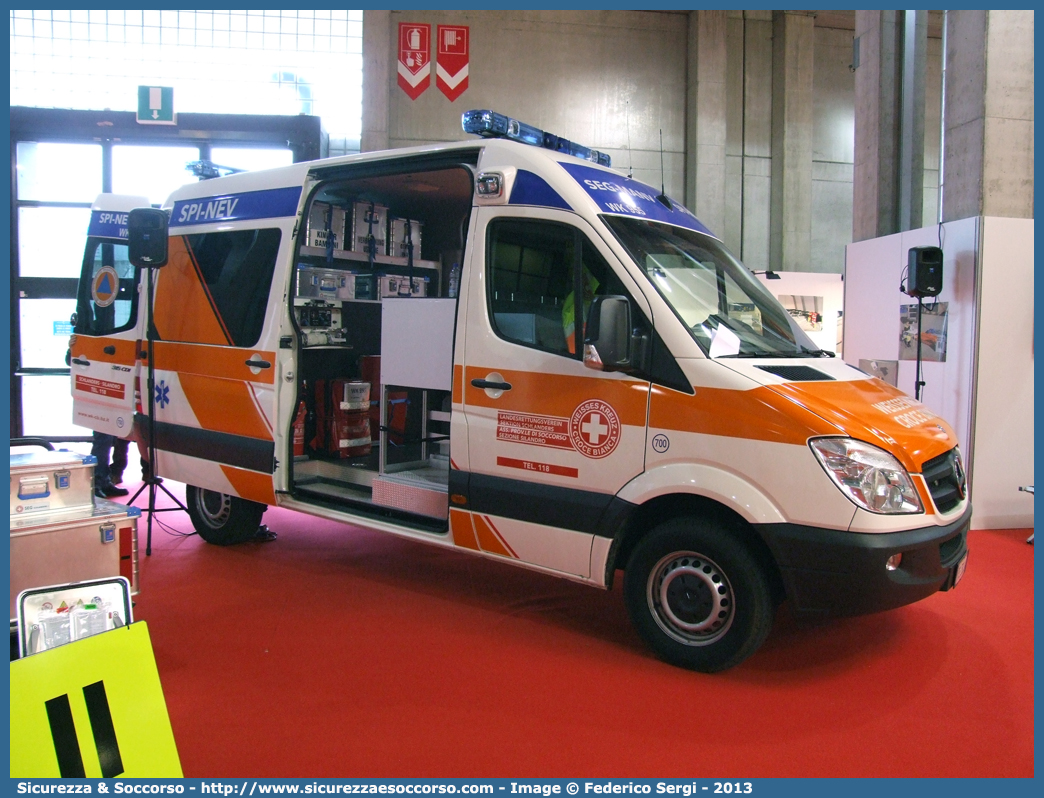 700 (WK 955)
Croce Bianca - Weisses Kreuz
Protezione Civile - Zivilschutz
Mercedes Benz Sprinter II serie
Parole chiave: Croce Bianca;Weisses Kreuz;WK;Sezione;Bolzano;Sektion;Bozen;Mercedes Benz;Sprinter;Protezione Civile;Zivilschutz;SEG;MANV;SPI;NEV