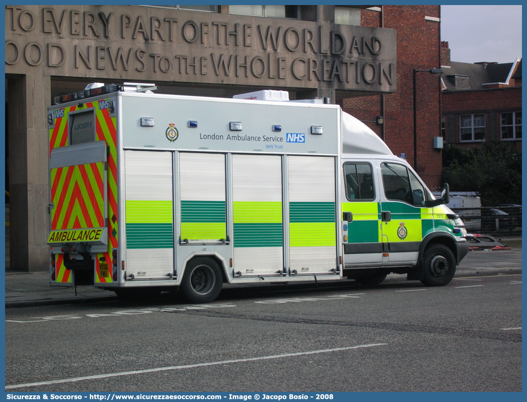 7319
United Kingdom of Great Britain and Northern Ireland
London Ambulance Service
Iveco Daily III generation
Hazardous Area Response Team
Parole chiave: United;Kingdom;Great;Britain;Northern;Ireland;London;Ambulance;Service;Iveco;Daily;HART;H.A.R.T.;Hazardous;Area;Response;Team