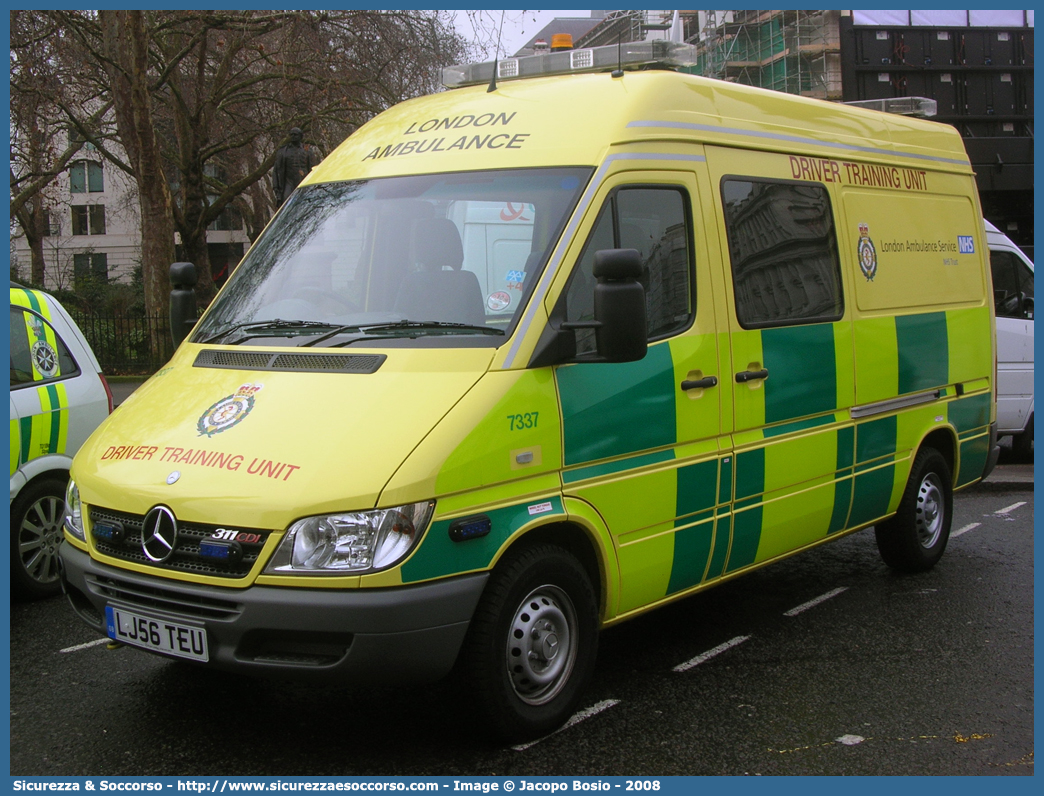 7337
United Kingdom of Great Britain and Northern Ireland
London Ambulance Service
Mercedes Benz Sprinter I generation facelift
Driver Training Unit
Parole chiave: United;Kingdom;Great;Britain;Northern;Ireland;London;Ambulance;Service;Mercedes Benz;Sprinter