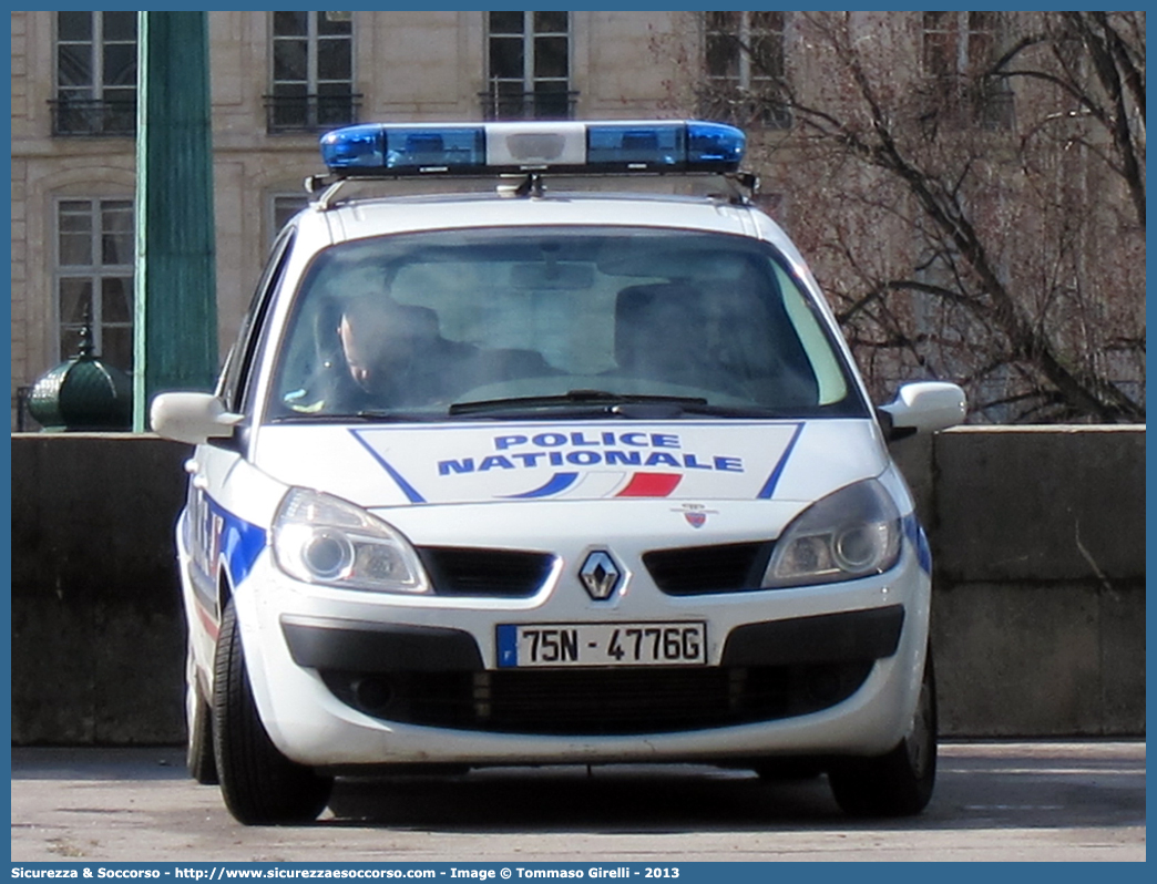 -
République Française
Police Nationale
Renault Scenic II generation restyling
Parole chiave: Repubblica;Francese;République;Française;Police;Nationale;Polizia;Nazionale;Renault;Scenic