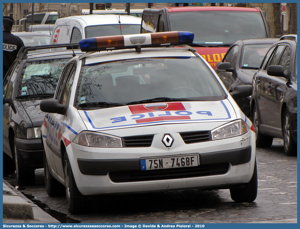 -
République Française
Police Nationale
Renault Megane III generation
Parole chiave: Repubblica;Francese;République;Française;Police;Nationale;Polizia;Nazionale;Renault;Megane