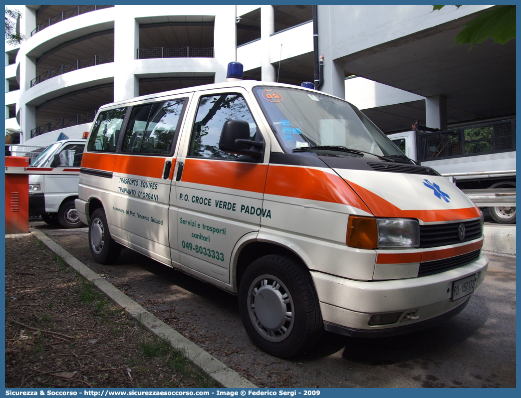 89
Pia Opera Croce Verde Padova
Volkswagen Transporter T4
Parole chiave: Pia;Opera;Croce;Verde;Padova;Volkswagen;Transporter;T4;Trasporto;Organi;Equipe;Espianti