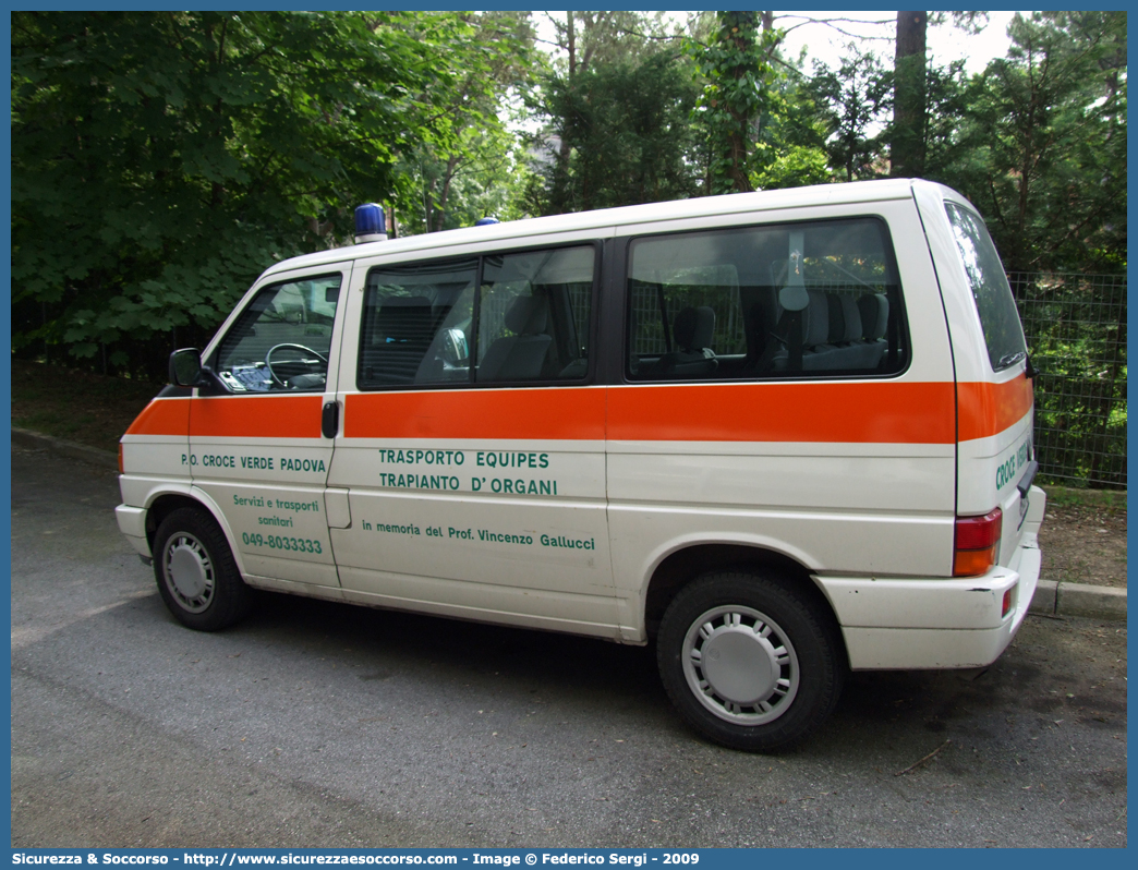 89
Pia Opera Croce Verde Padova
Volkswagen Transporter T4
Parole chiave: Pia;Opera;Croce;Verde;Padova;Volkswagen;Transporter;T4;Trasporto;Organi;Equipe;Espianti